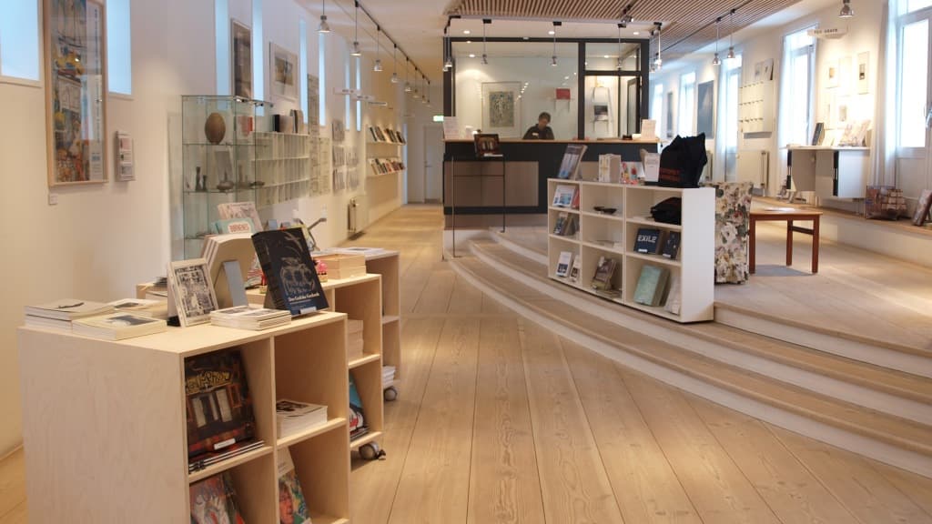 Kunstcentret Silkeborg Bad - reception / butik