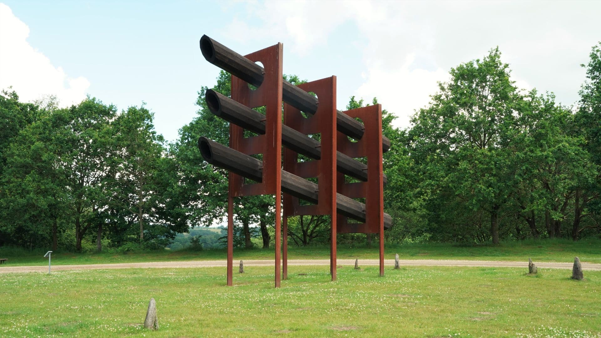 Tørskind Grusgrav landskabsskulptur med rør