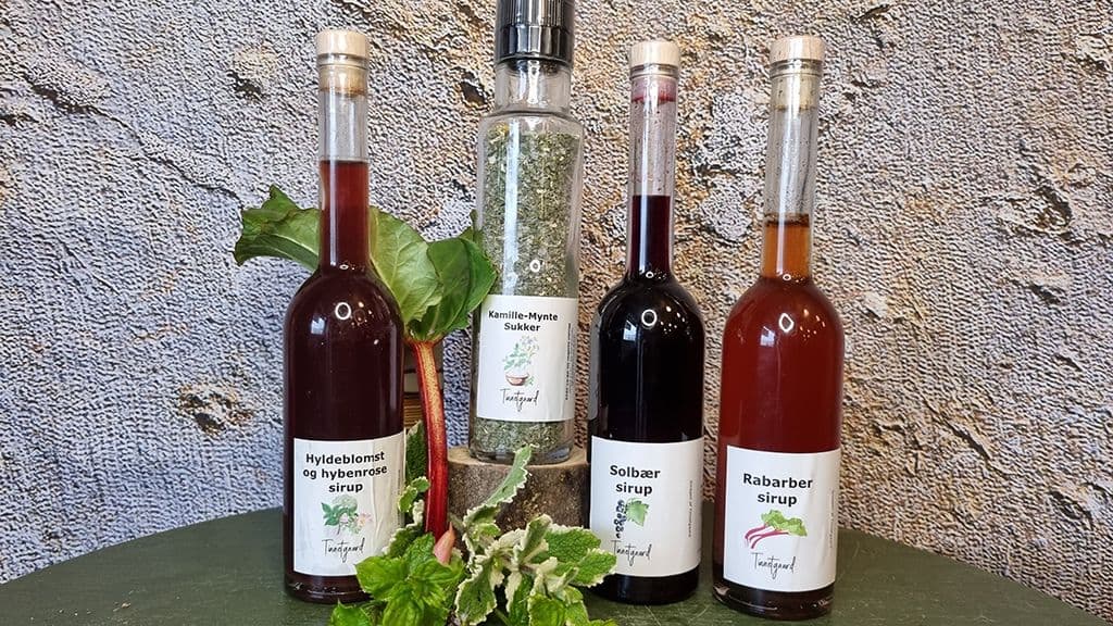Egenproducerede sirupper og sukker fra Tinnetgaard