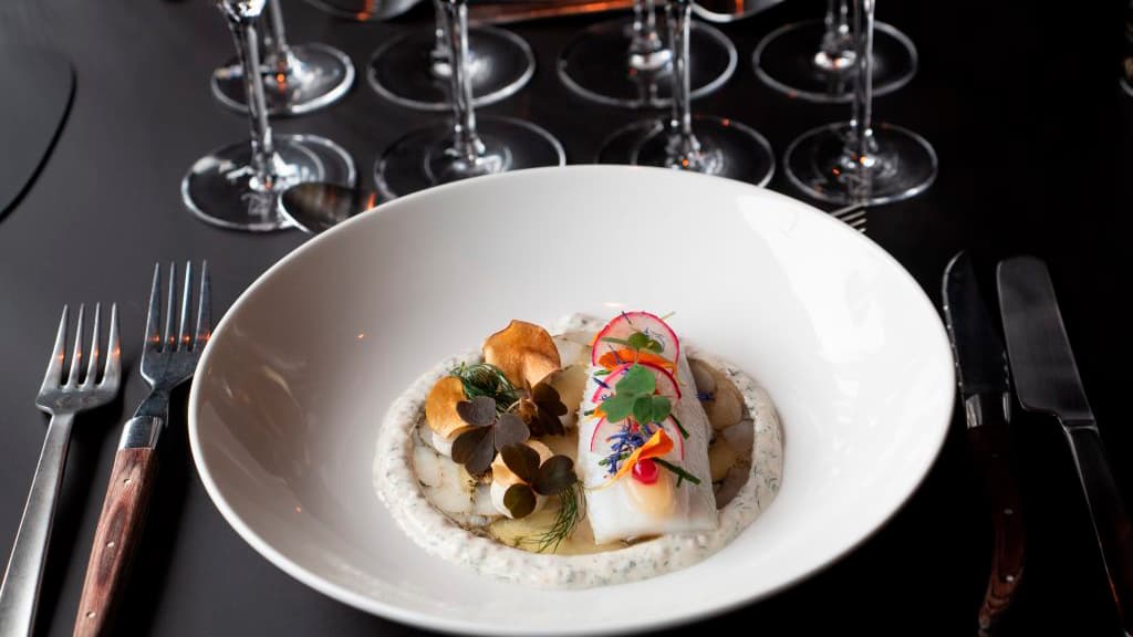 Mad på Det Glade Vanvid på Peak12 Hotel