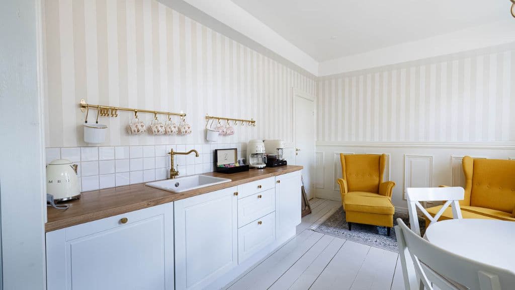 Hyggeligt tekøkken på Hotel Velling Koller
